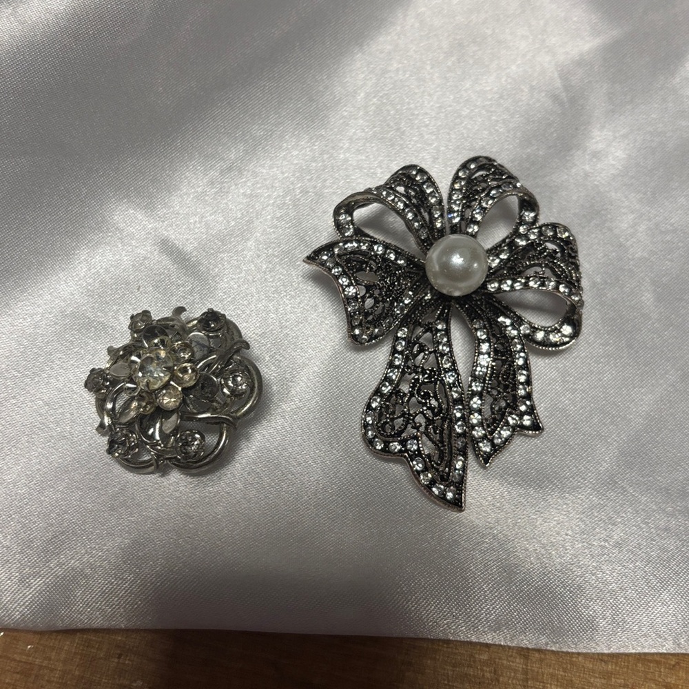 Elegant Silver and Pearl Brooch Set